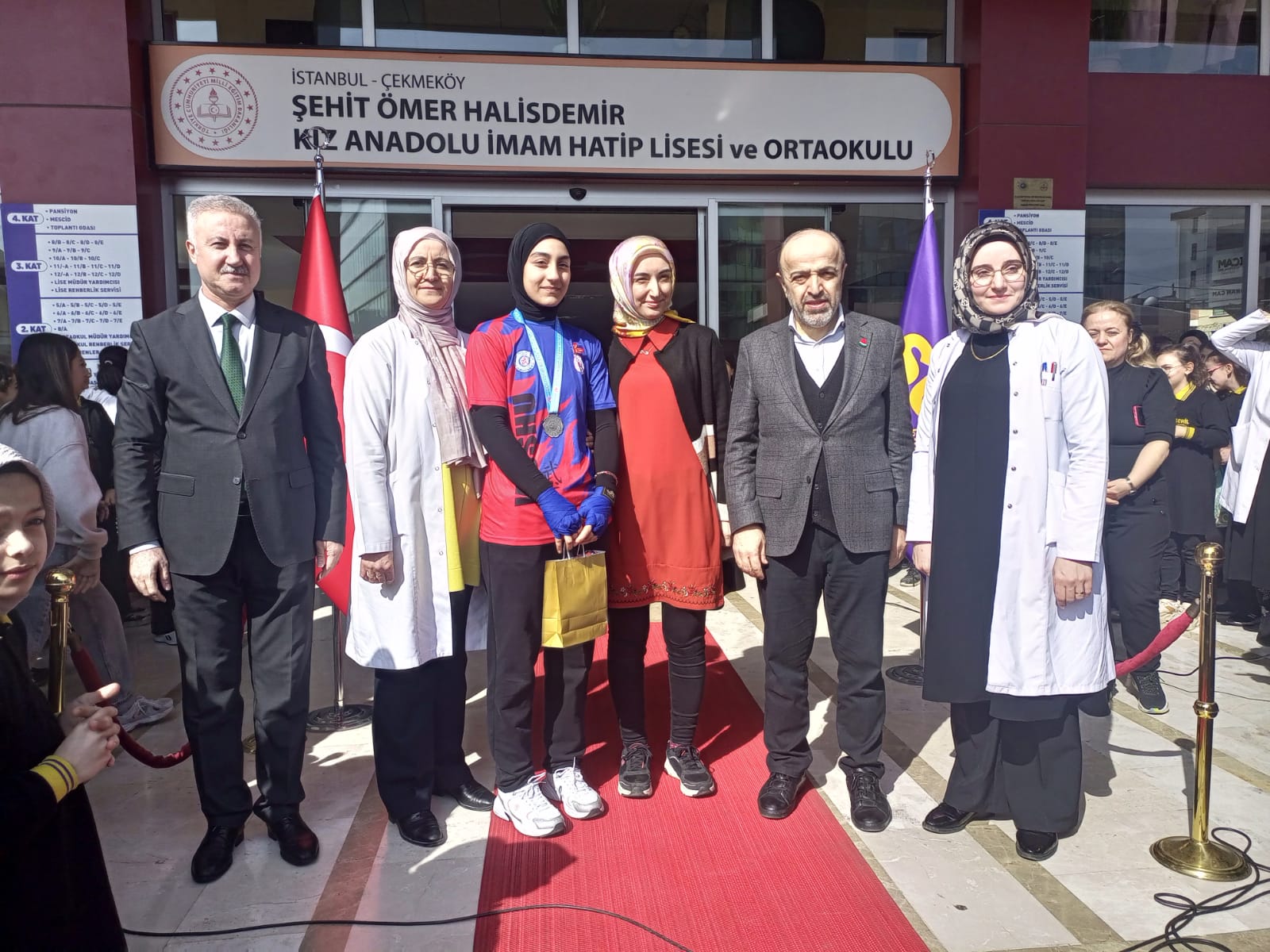 Mer Halisdemir K Z Anadolu Mam Hatip Lisesi Rencisinden B Y K