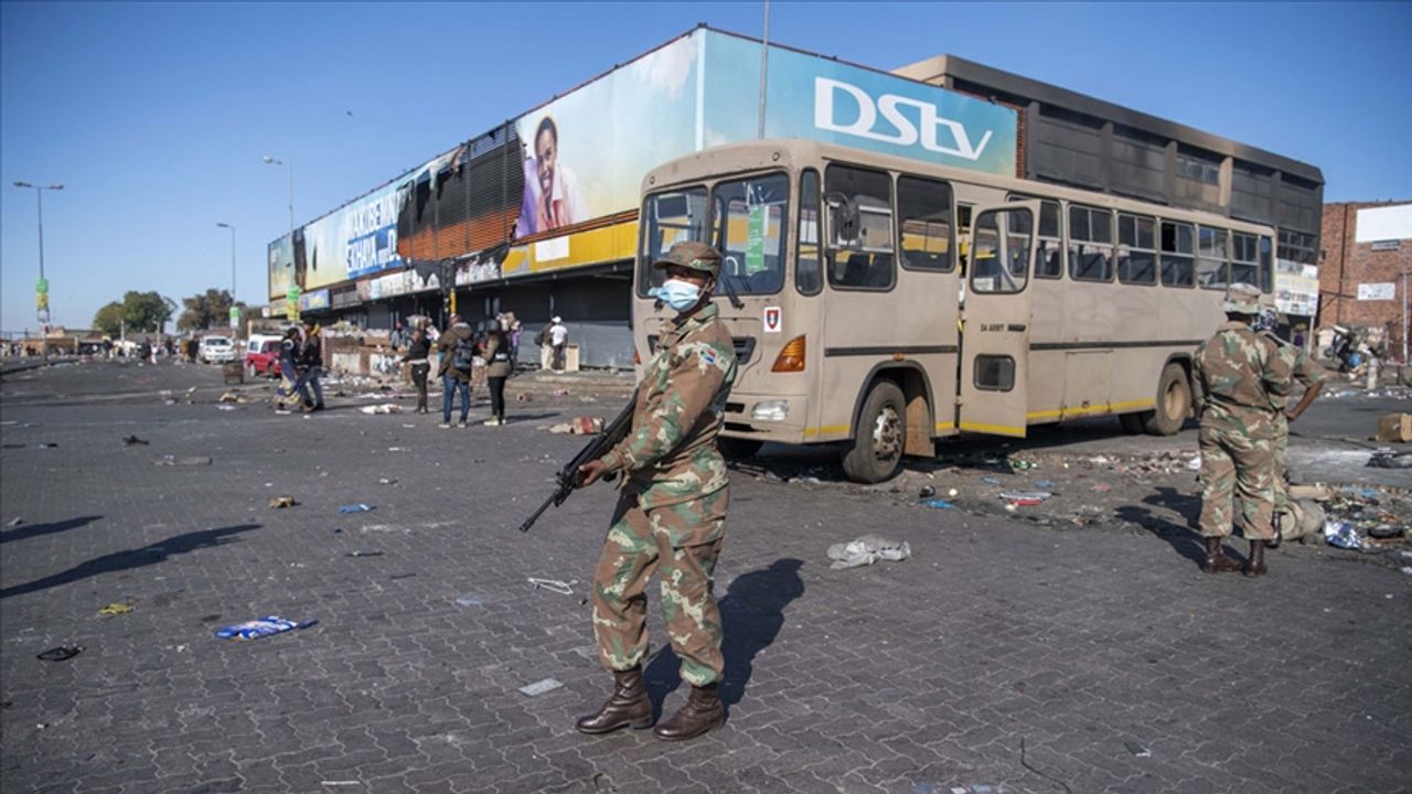 Güney Afrika'daki protestolarda 32 kişi hayatını kaybetti