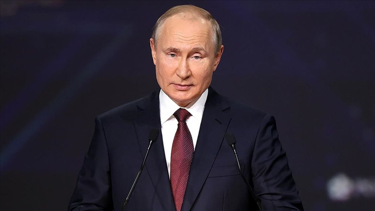Putin, Reisi'nin selamına 'aleykümselam' diyerek cevap verdi