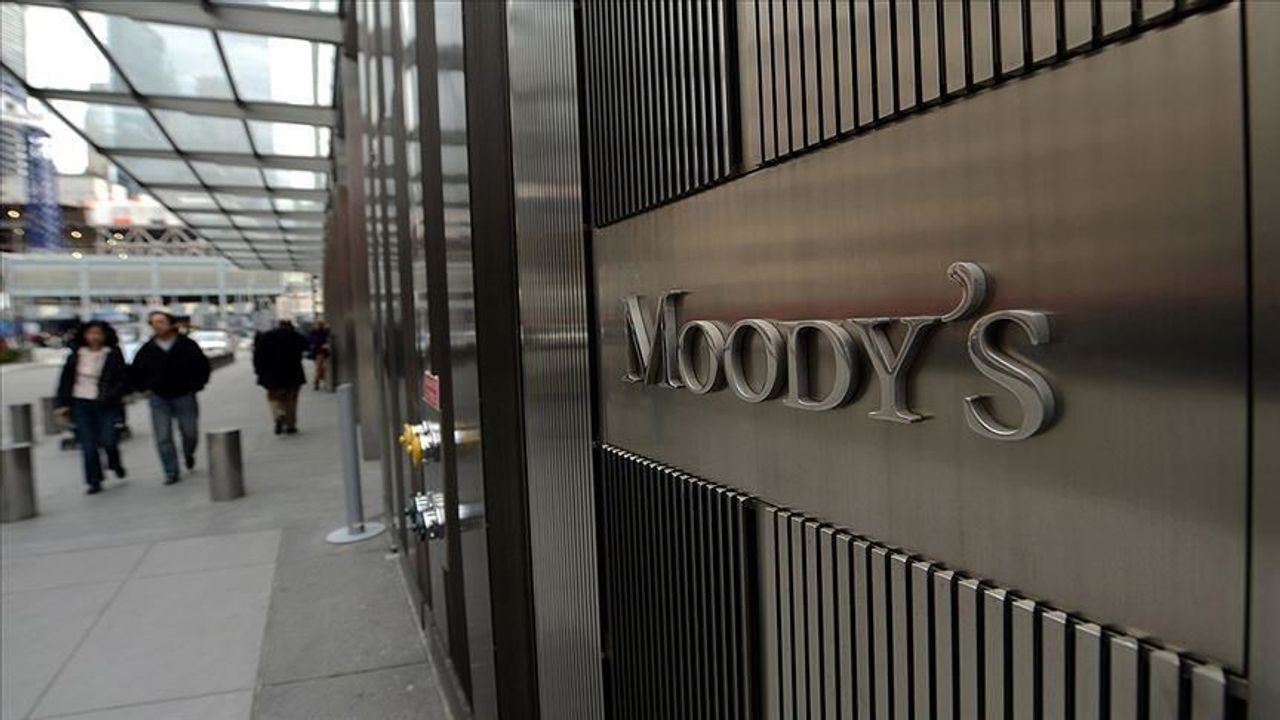 Moody's, Türkiye ekonomisine dair büyüme beklentisini 100 baz puan yükseltti