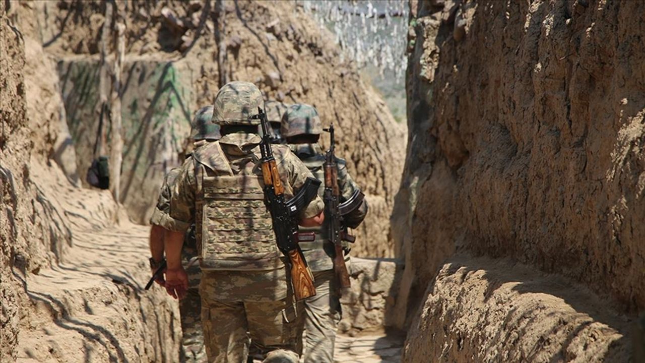 7 Azerbaycan askeri şehit oldu, 10 asker yaralı