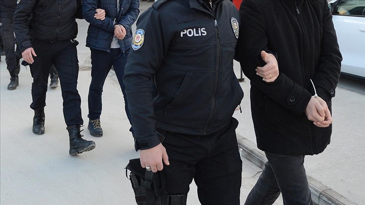 İstanbul'daki FETÖ soruşturmasında 5 şüpheli tutuklandı