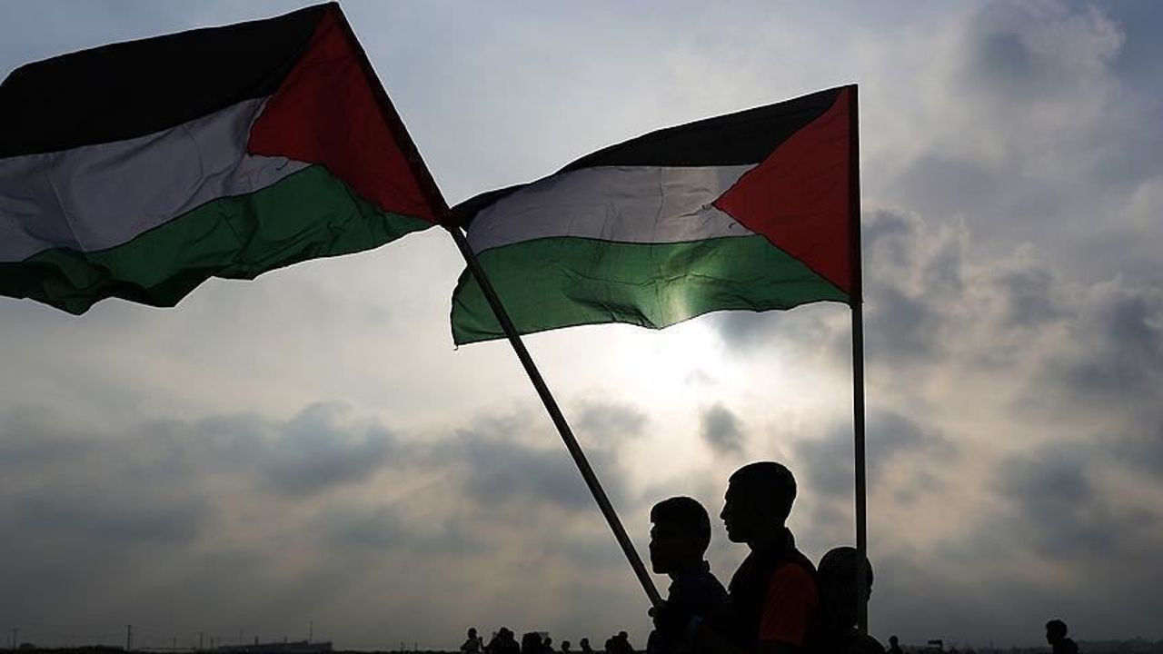 İsrail’in Filistinlilere uyguladığı ‘apartheid’ rejimidir ve insanlığa karşı suçtur