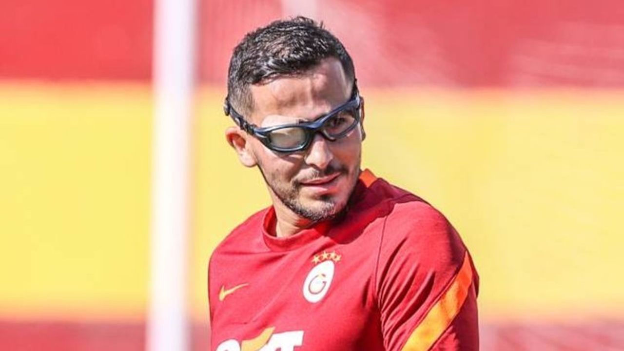 Galatasaray'da Omar Elabdellaoui ile yollar ayrılıyor