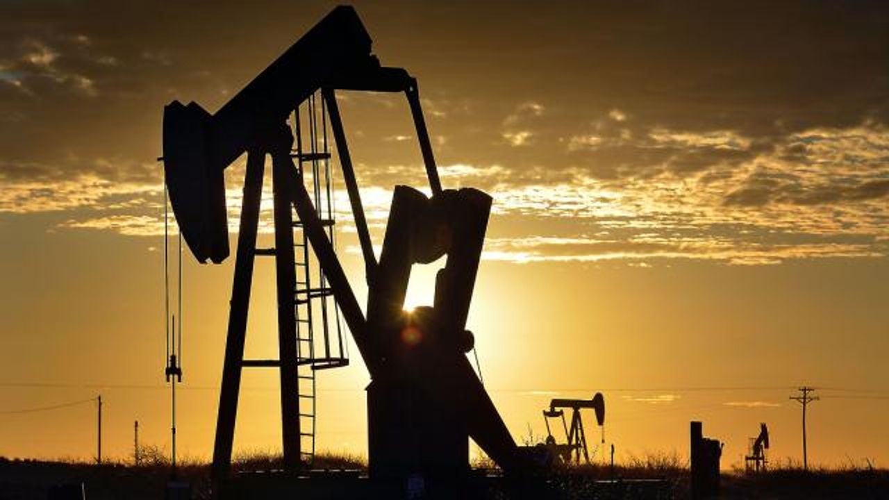 Brent petrolün varil fiyatı 100 dolar seviyesine geriledi