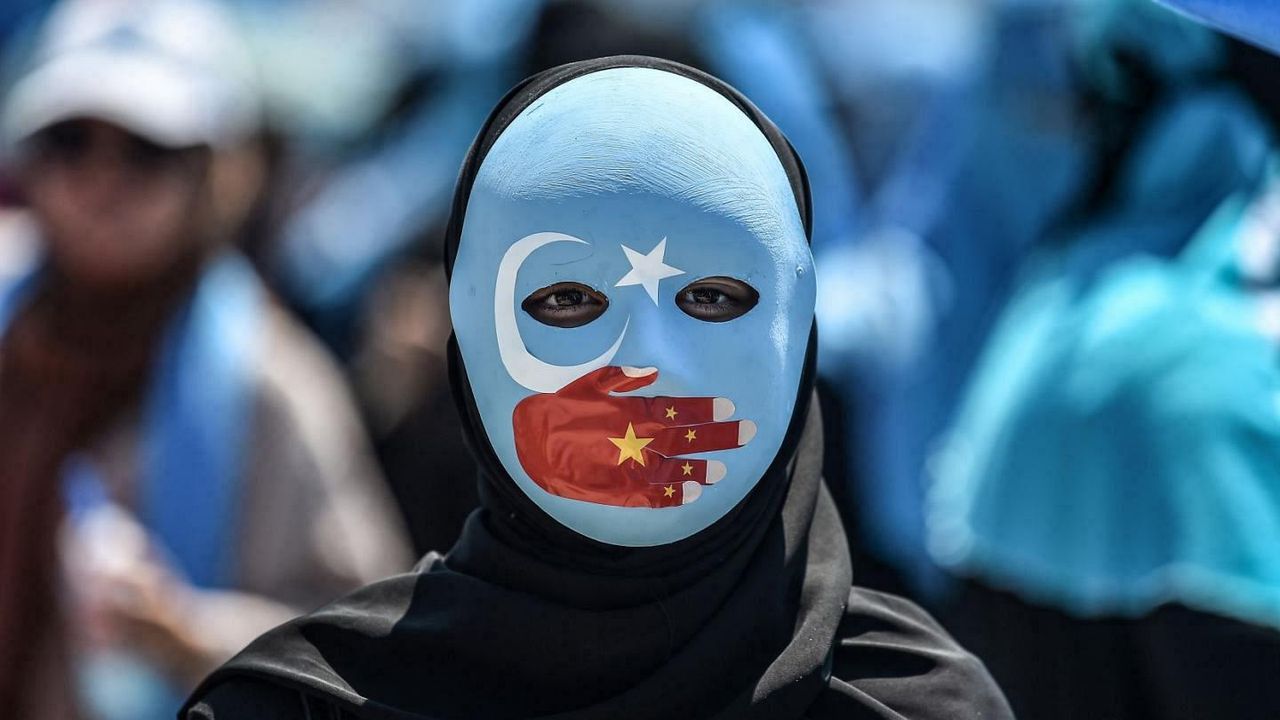Uygur Türklerine zulüm devam ediyor! İşte o belgeler ortaya çıktı...