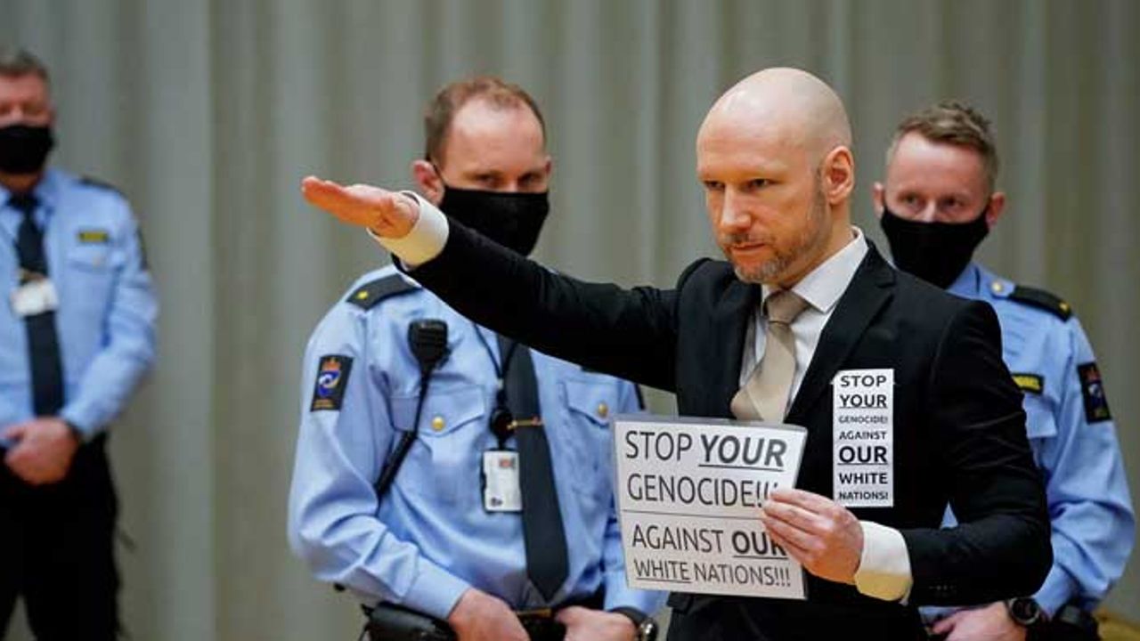 77 kişiyi katleden ırkçı Breivik'ten Nazi selamı!