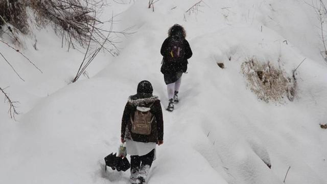 2 ilde eğitime kar engeli! Okullar tatil edildi