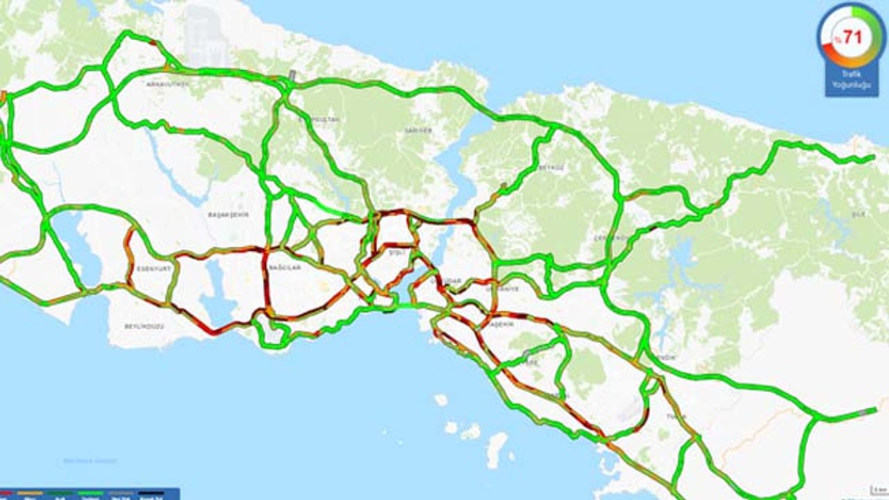 İstanbul'da kar ve tatil sonrası trafik yoğunluğu