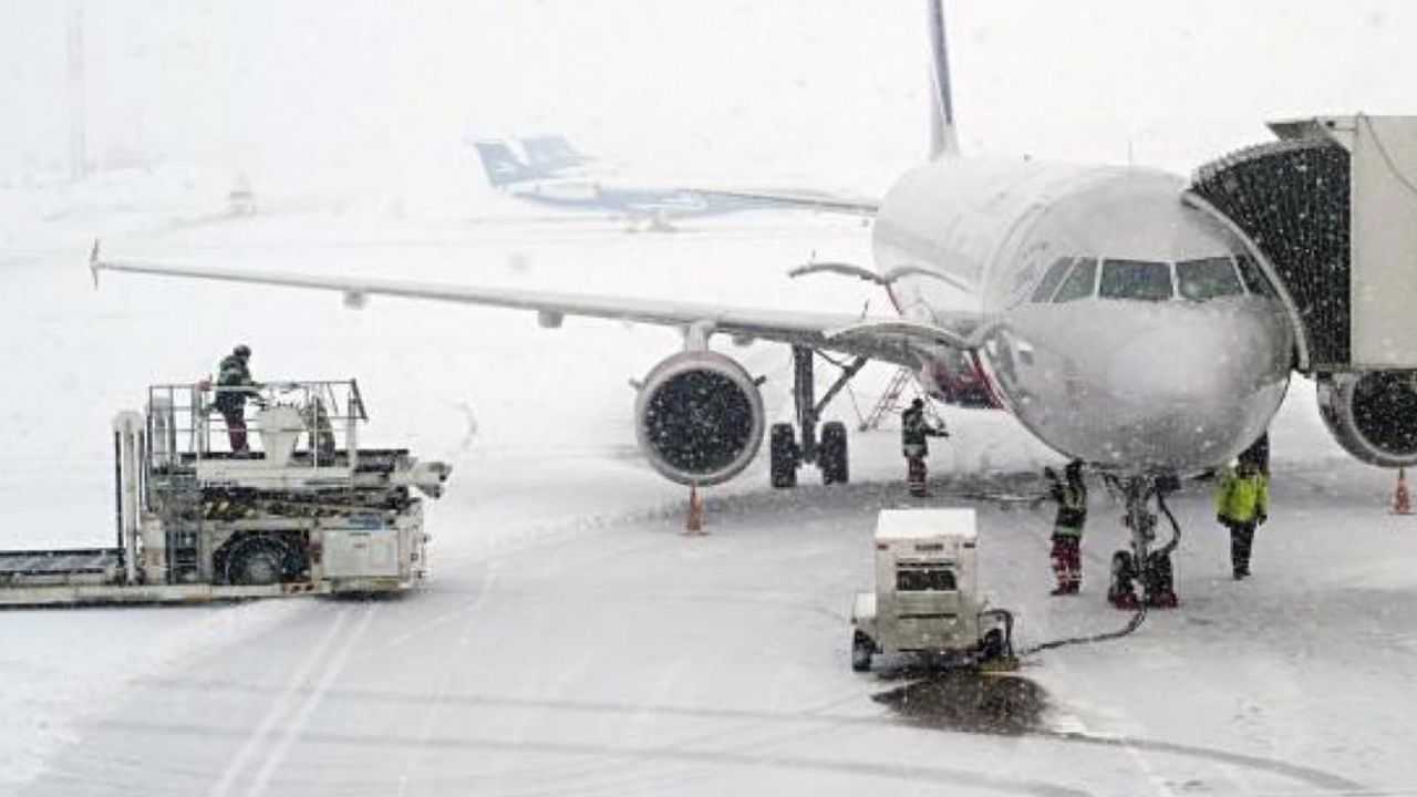 Şanlıurfa'da hava ulaşımına kar engeli