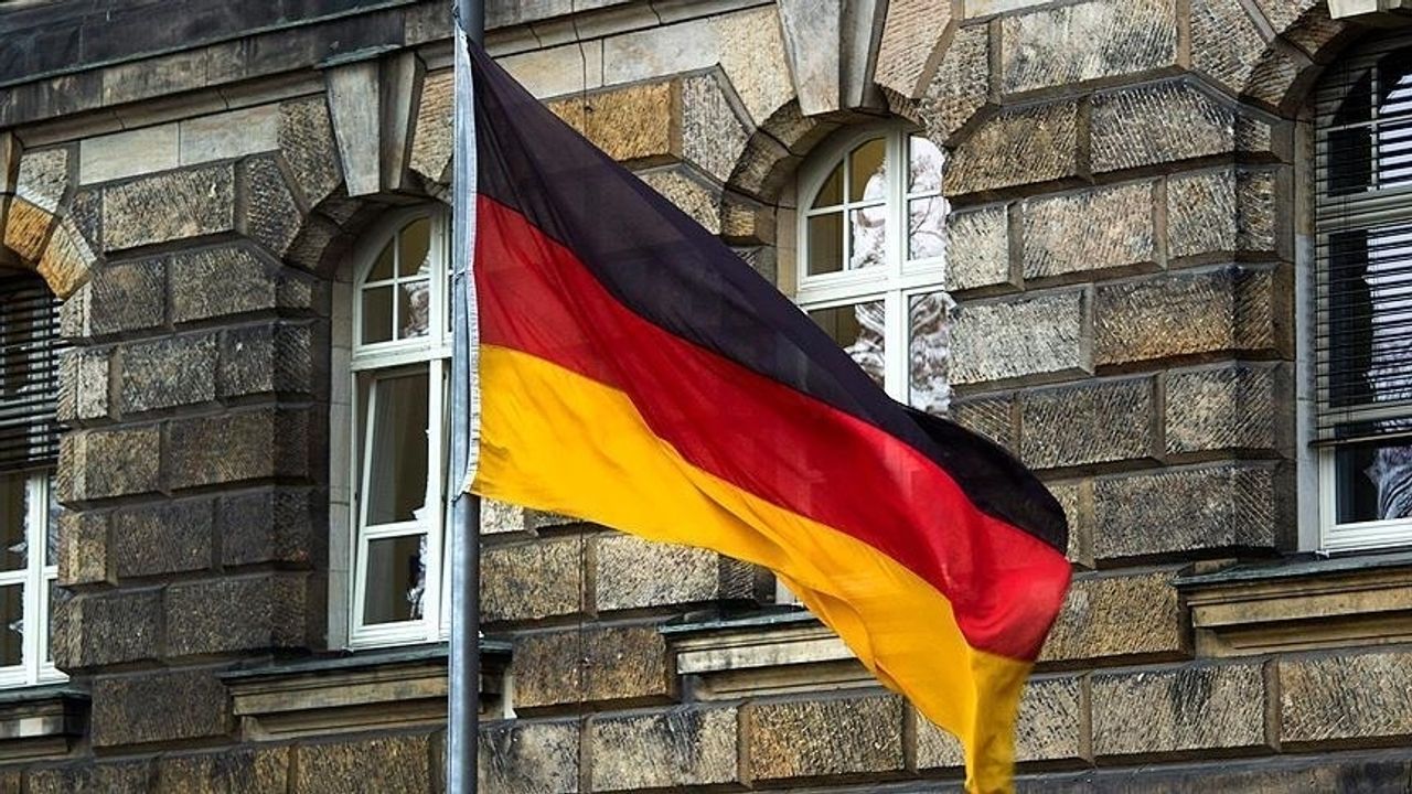 Almanya, 40 Rus diplomatı sınır dışı etti