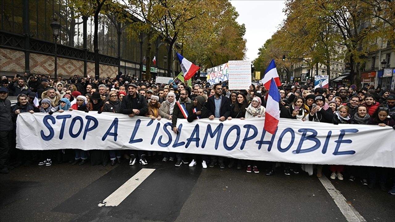 Fransa'da Müslümanlara yönelik İslamofobik saldırılar artıyor