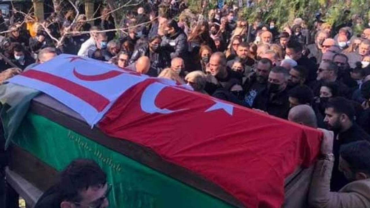 Halil Falyalı'nın tabutuna Türk bayrağı sarılmasına o isimden tepki