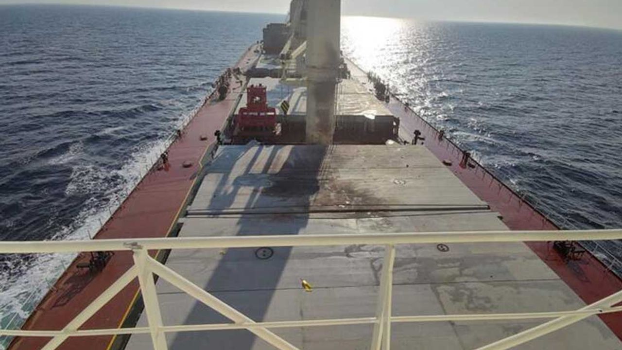 Karadeniz'de Türk gemisine Rus bombası! İşte görüntüler...