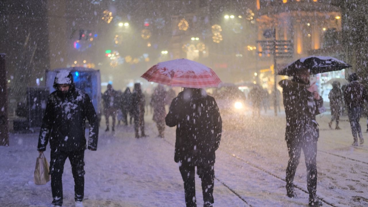 Meteoroloji İstanbul için uyardı! Uzmanlar kar yağışı için tarih verdi