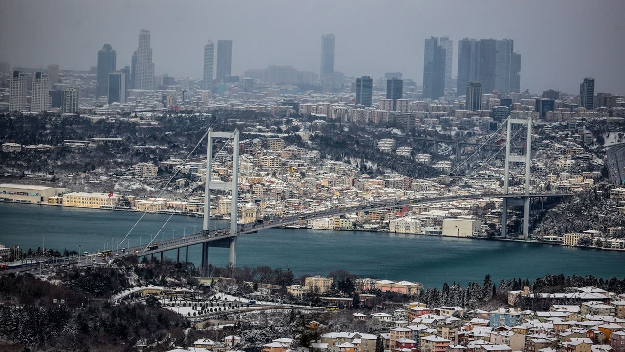 İstanbul'da kar teyakkuzu devam ediyor asıl kar yarın geliyor