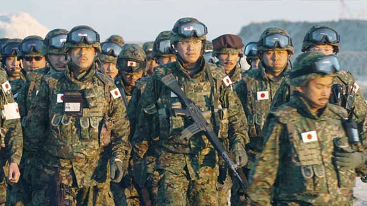 70 Japon, Rusya'ya karşı savaşmak için Ukrayna'ya gidiyor