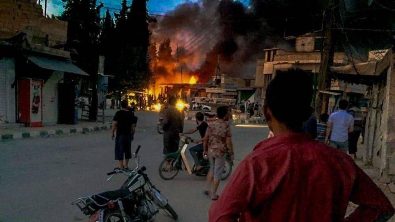 PKK Suriye'de baskın yaptı, evleri ateşe verdi!