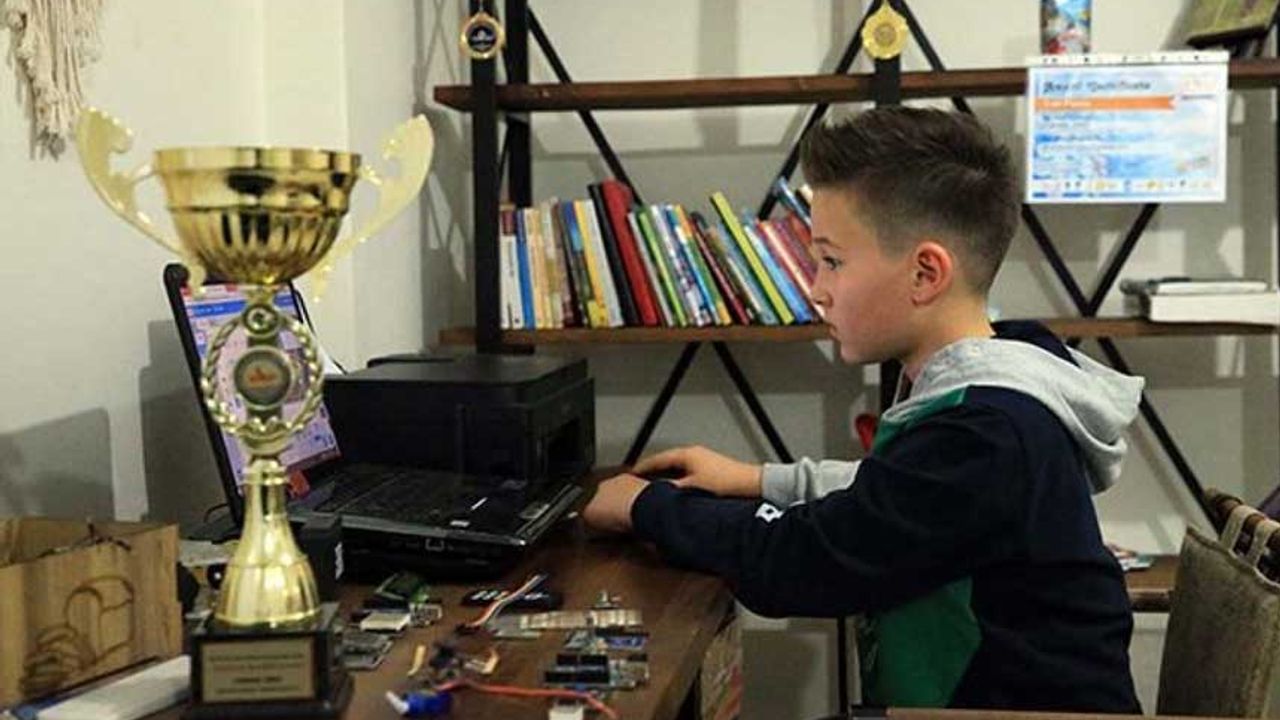 10 yaşında kodlamada dünya birincisi oldu!