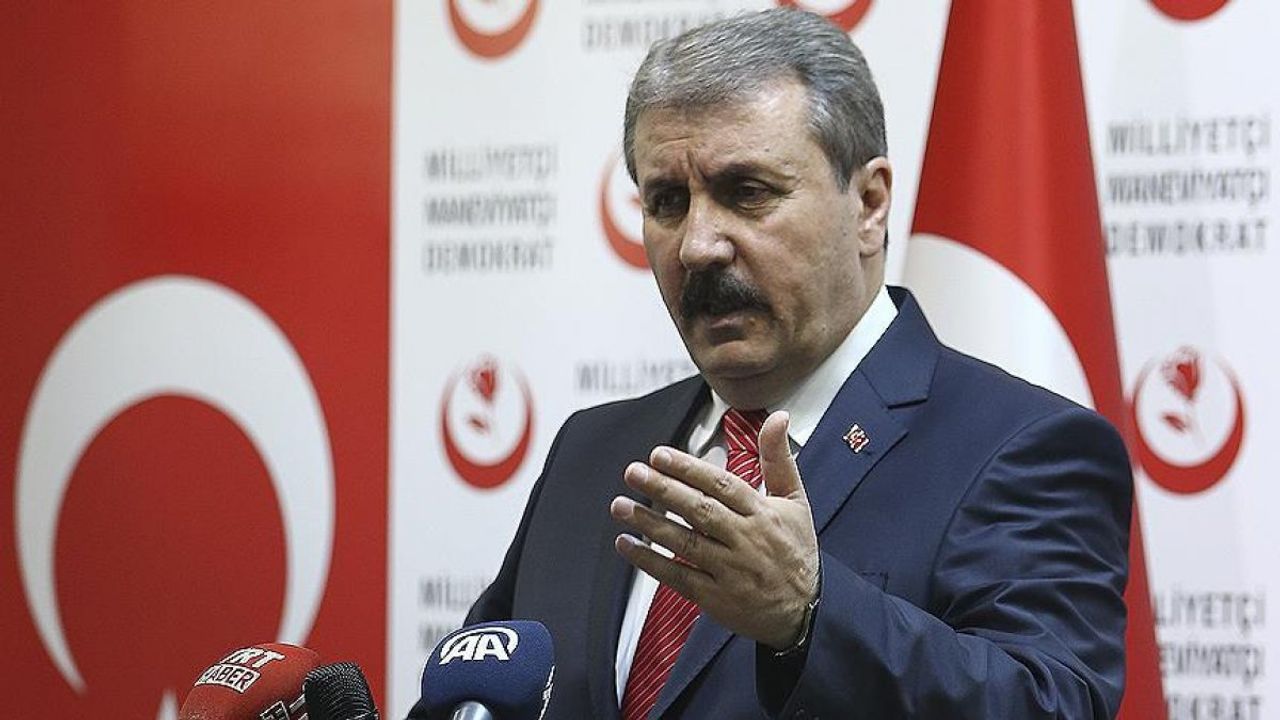 Mustafa Destici: Terör örgütünün partisi olamaz