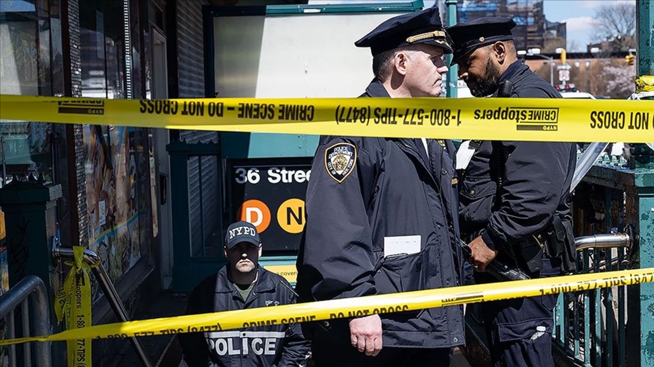New York metrosunda 10 kişiyi yaralayan saldırgan suçunu kabul etti