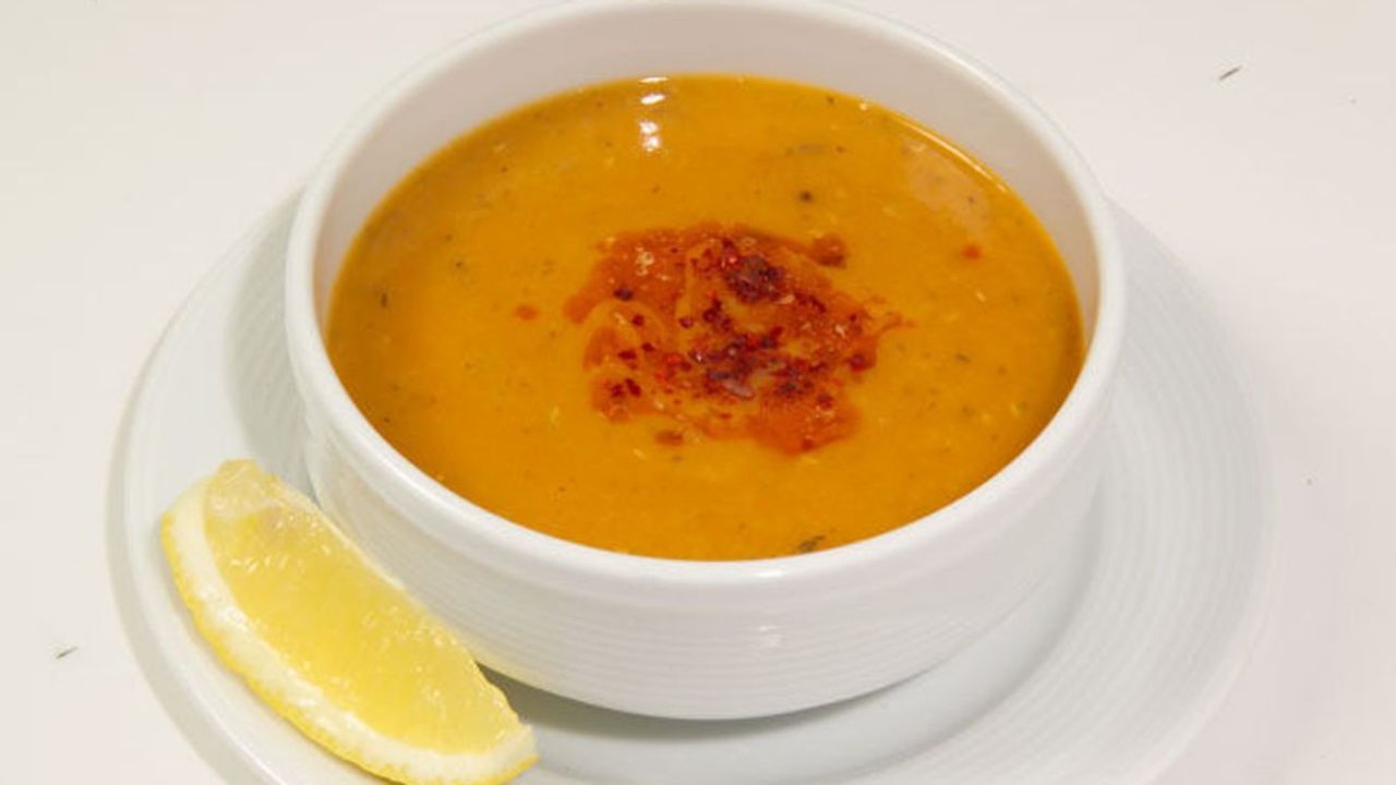 Ezogelin çorbası tarifi, lokanta usulü ezogelin çorbası nasıl yapılır?