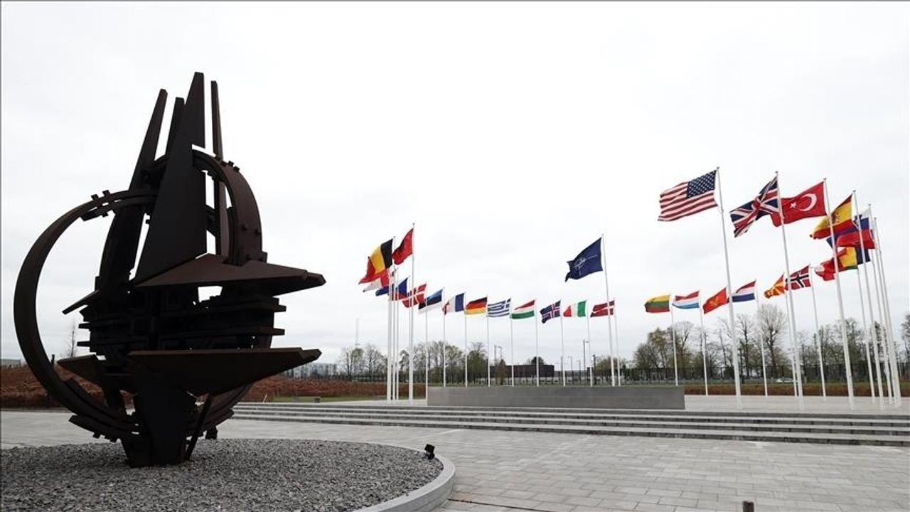 Almanya: NATO ayarlarına geri döndü
