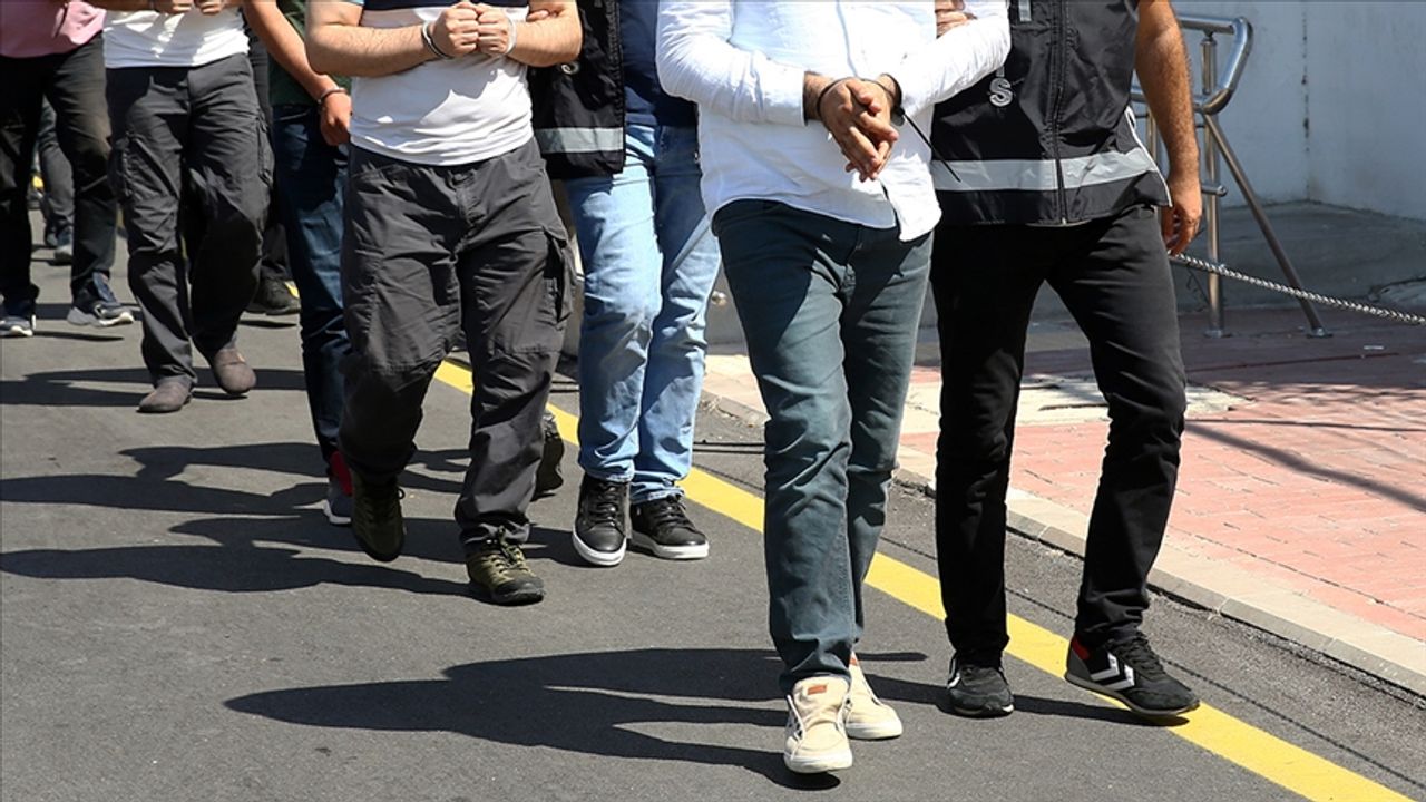 Ankara merkezli 3 ilde FETÖ operasyonu: 15 gözaltı