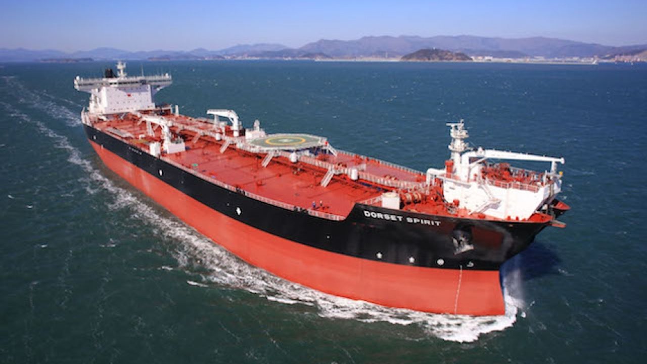 İran, Yunanistan'a ait iki petrol tankerine el koydu