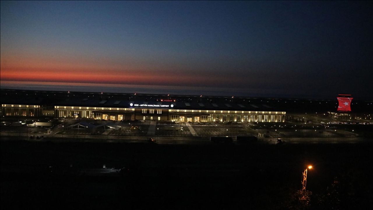 Rize-Artvin Havalimanında açılış öncesi son hazırlıklar yapılıyor