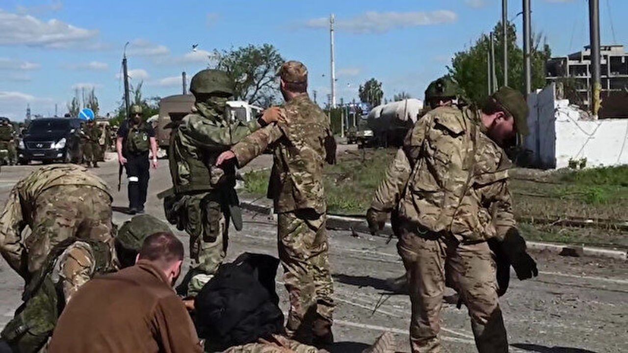 Mariupol Azovstal Fabrikası’ndan 959 Ukraynalı asker teslim oldu
