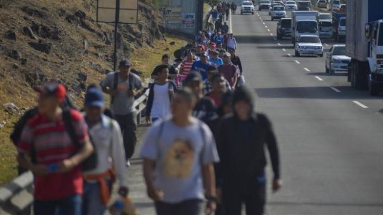 Meksika sınırından ABD'ye yeni göçmen akını