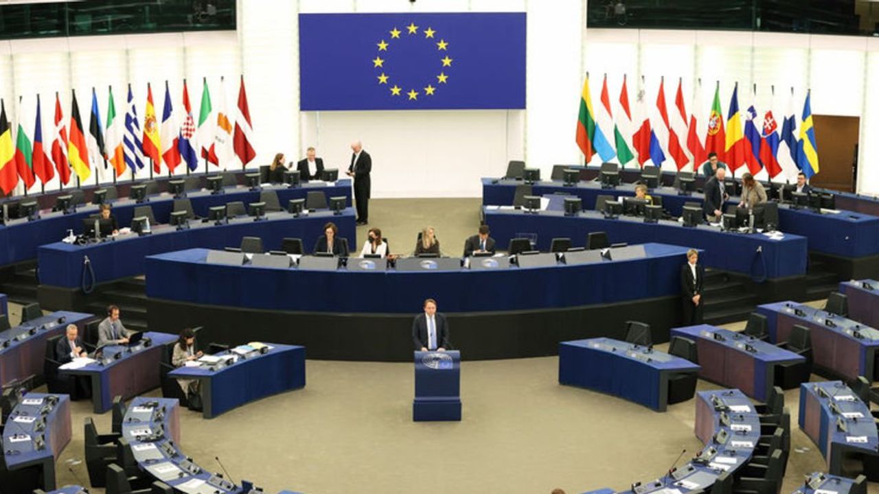 Avrupa Parlamentosu raporu kabul etti: Türkiye oligarklara sığınak oluyor!