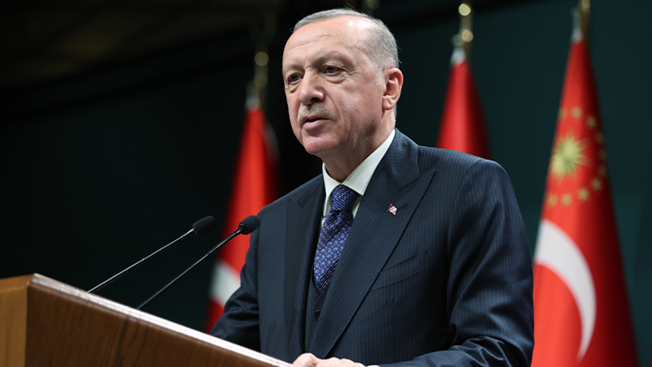 Cumhurbaşkanı Erdoğan, şair Adil Erdem Bayazıt'ı rahmetle andı