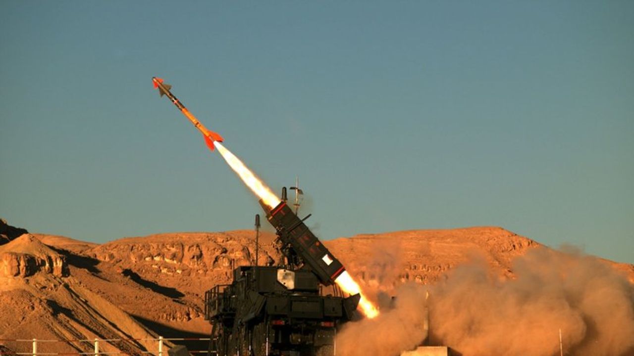 İsrail'in, İran'dan gelecek füzelere karşı Bahreyn ve BAE'ye radar yerleştirdiği iddiası