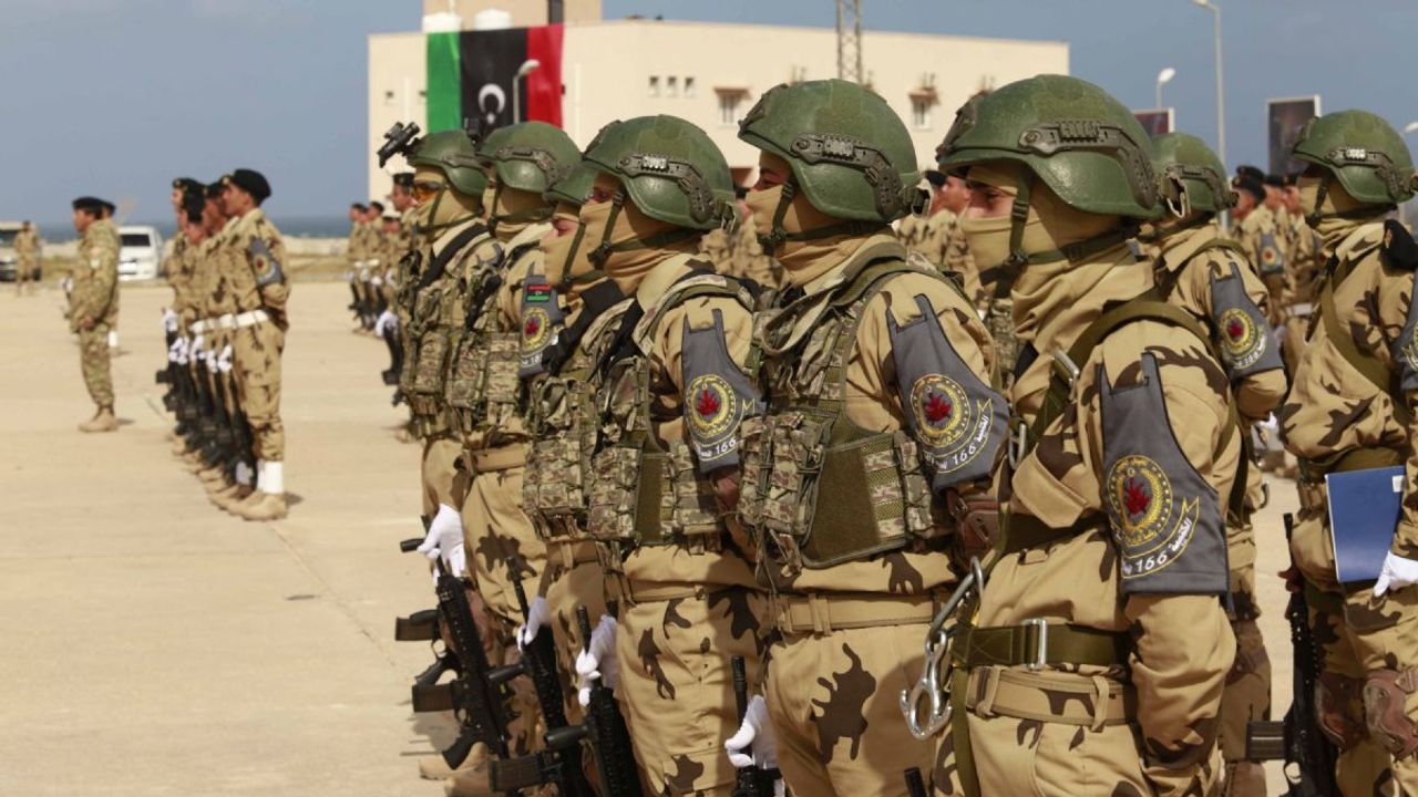 Libya ordusuna ‘siyaset’ uyarısı