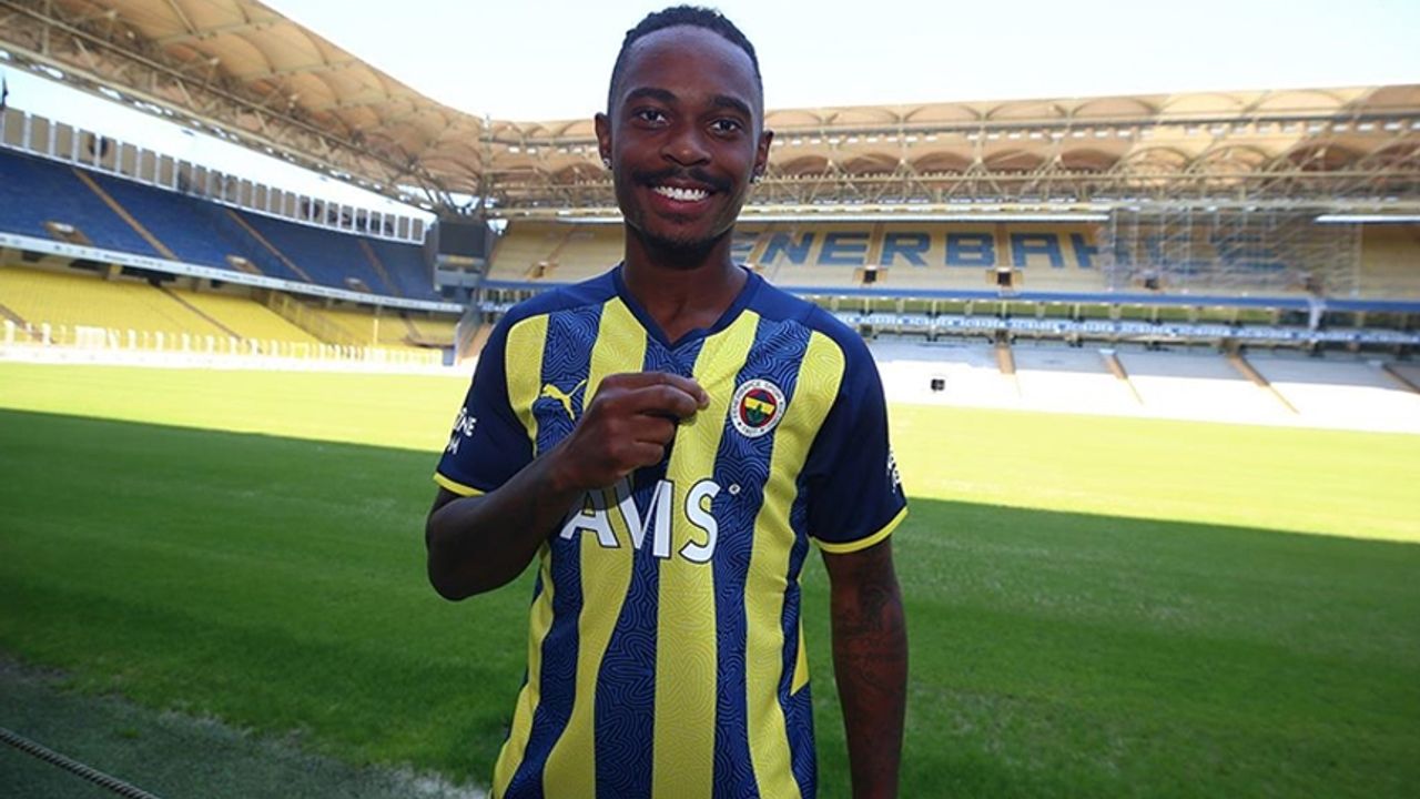 Fenerbahçe, Lincoln Henrique ile 4 yıllık sözleşme imzaladı