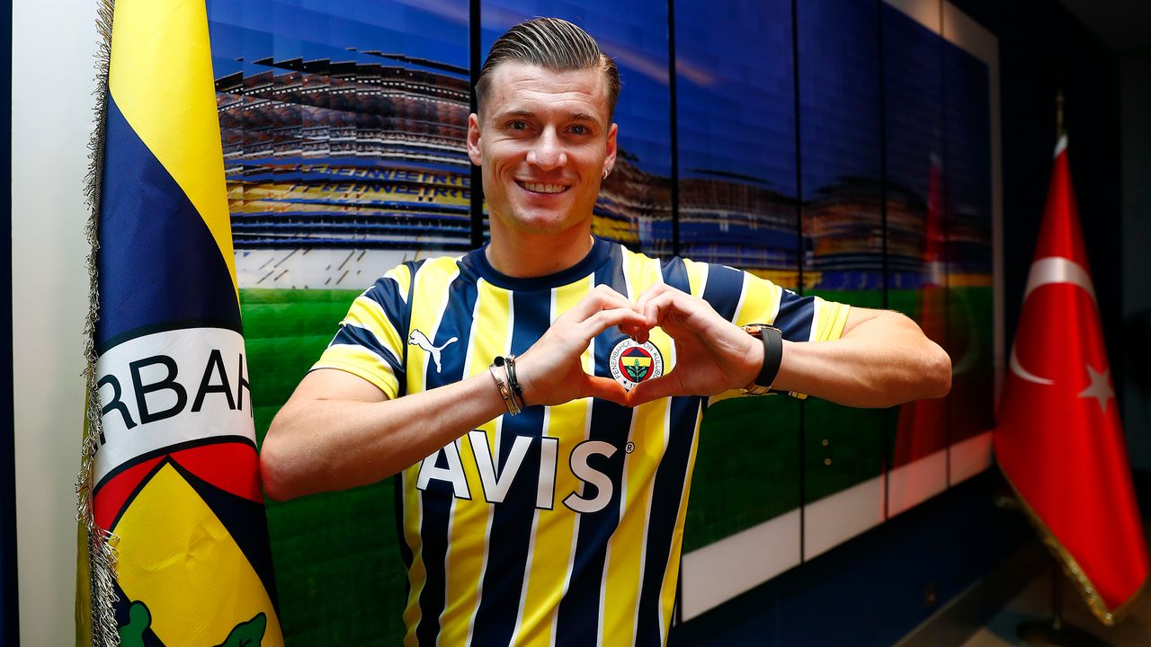 Fenerbahçe Alioski transferini açıkladı