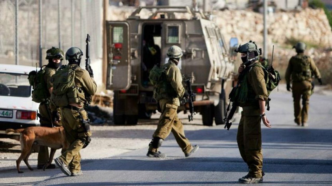 İşgalci İsrail güçleri Batı Şeria'da 16 Filistinliyi yaraladı