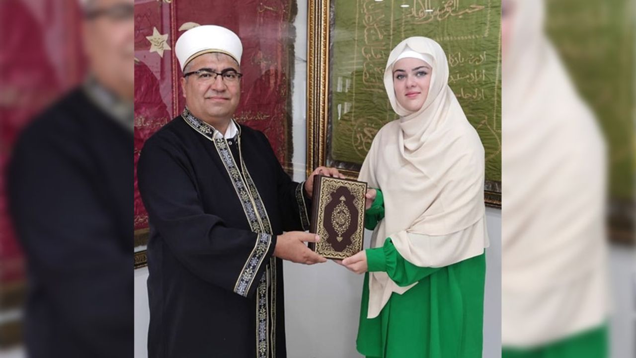 Heloise, Leyla oldu! 21 yaşındaki Belçikalı genç İslam'ı seçti