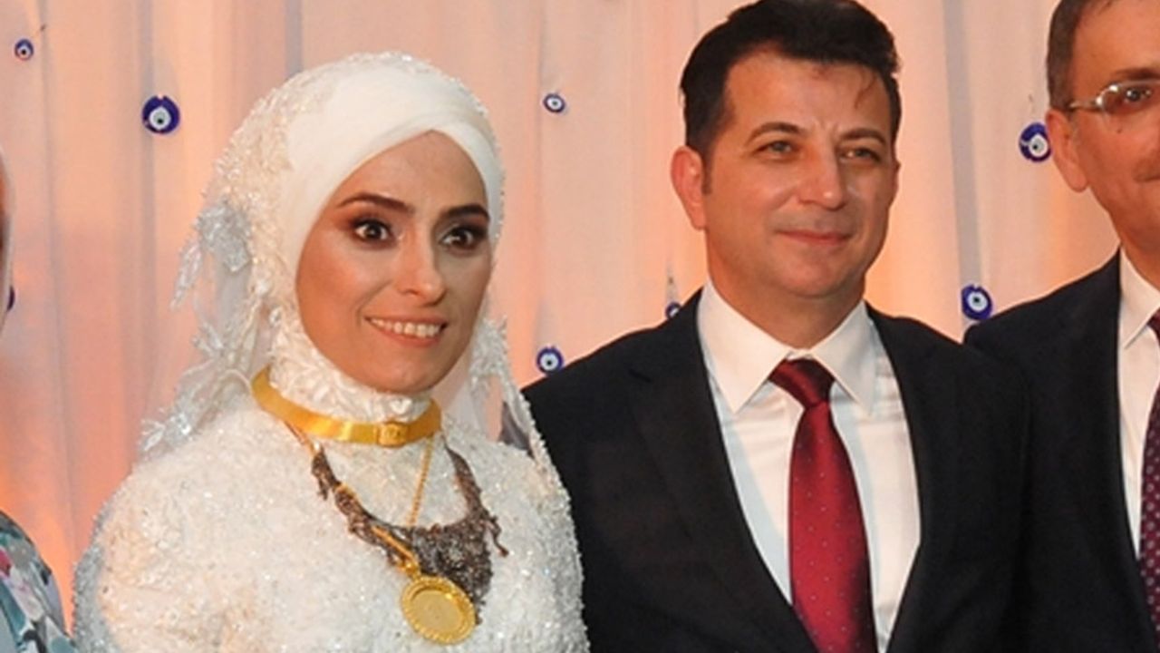 Zehra Taşkesenlioğlu'ndan eşi Ünsal Ban'a 70 milyonluk boşanma davası -  Habervakti, son dakika haber, haber, güncel haberler, gazeteler