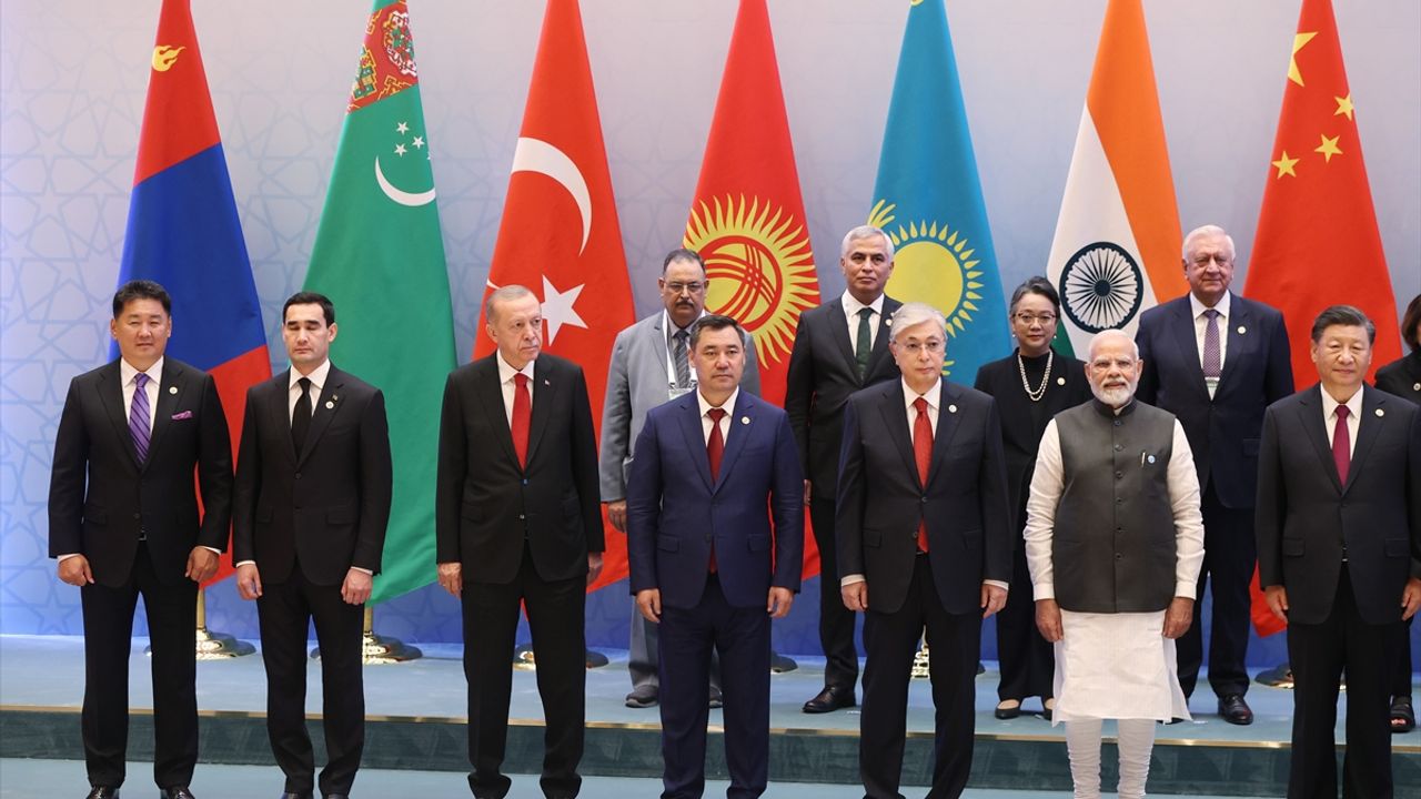 Cumhurbaşkanı Erdoğan, Şanghay İşbirliği Örgütü Zirvesi'nde selamlama törenine katıldı