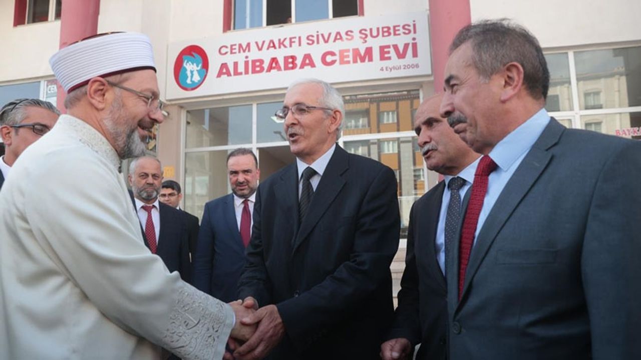 Ali Erbaş, Ali Baba Cemevi'ni ziyaret etti