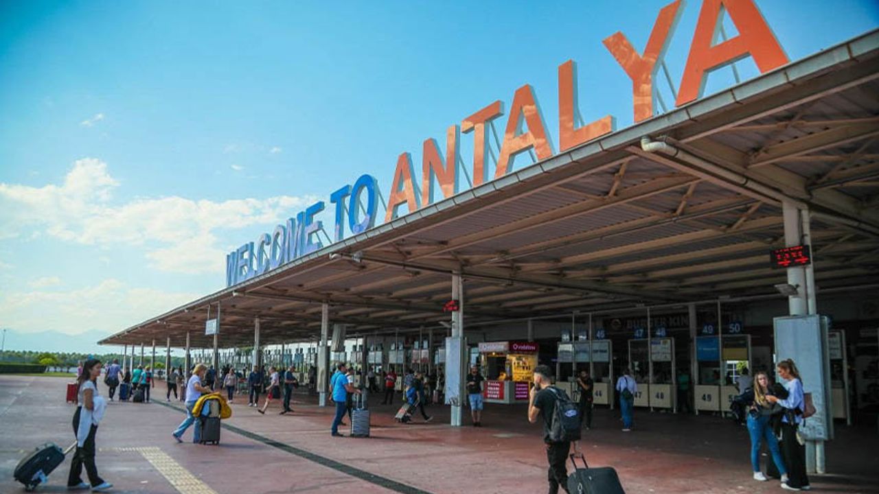 Antalya'da turist sayısı 10 milyonu aştı