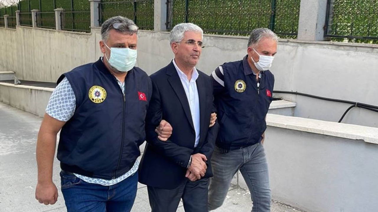 Mersin Büyükşehir Belediyesi'nin üst düzey yöneticisi PKK üyeliğinden tutuklandı