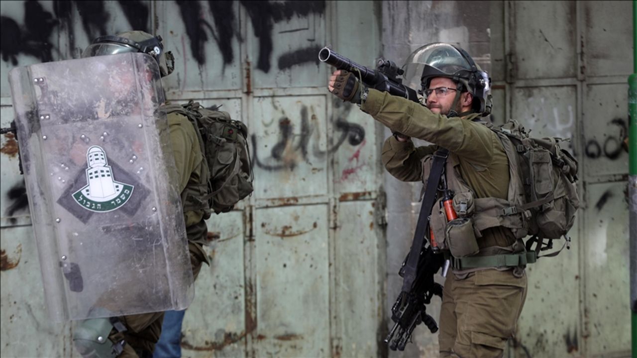 İşgalci İsrail askerleri, Batı Şeria'da bir Filistinliyi öldürdü