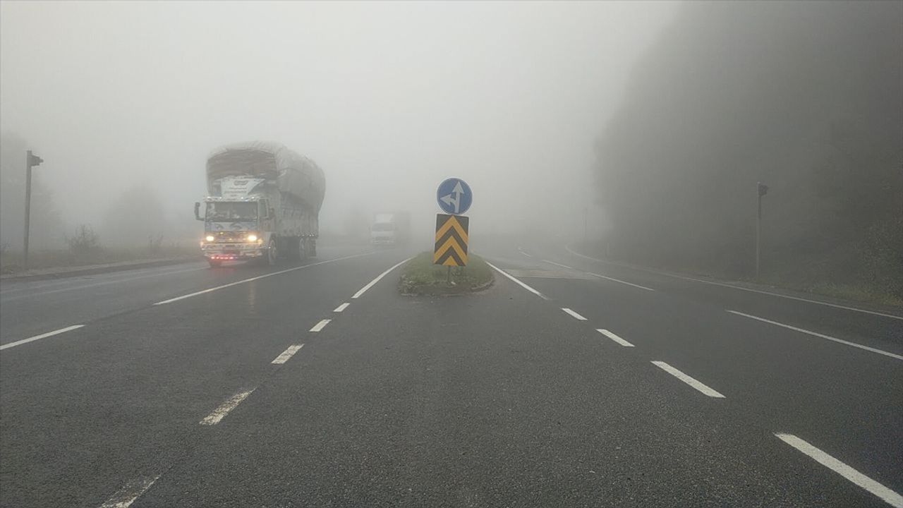 Bolu Dağı'nda sis etkili oluyor