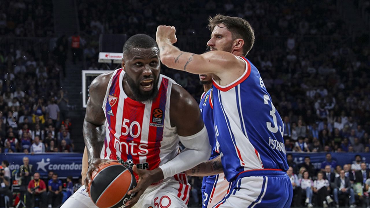 Anadolu Efes, sezonun ilk EuroLeague maçını kazanmayı bildi