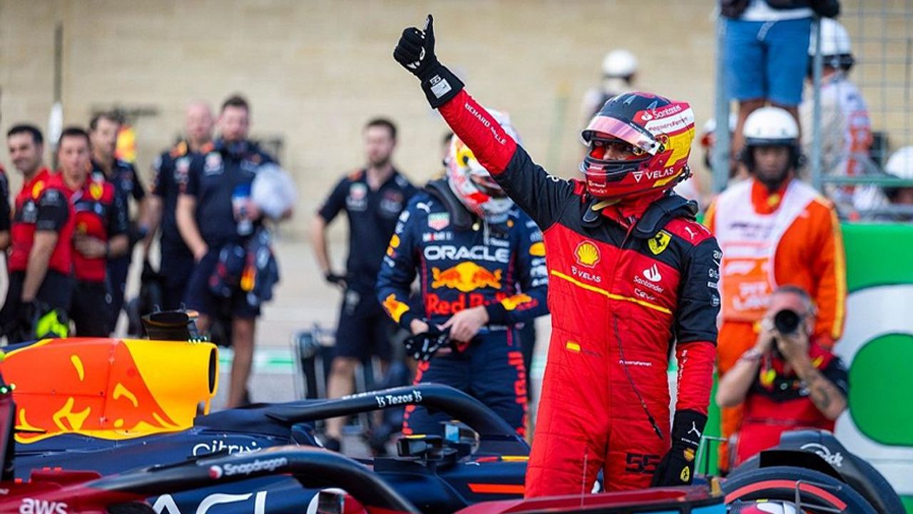 Ferrari, ABD'de pole pozisyona Carlos Sainz ile uzandı