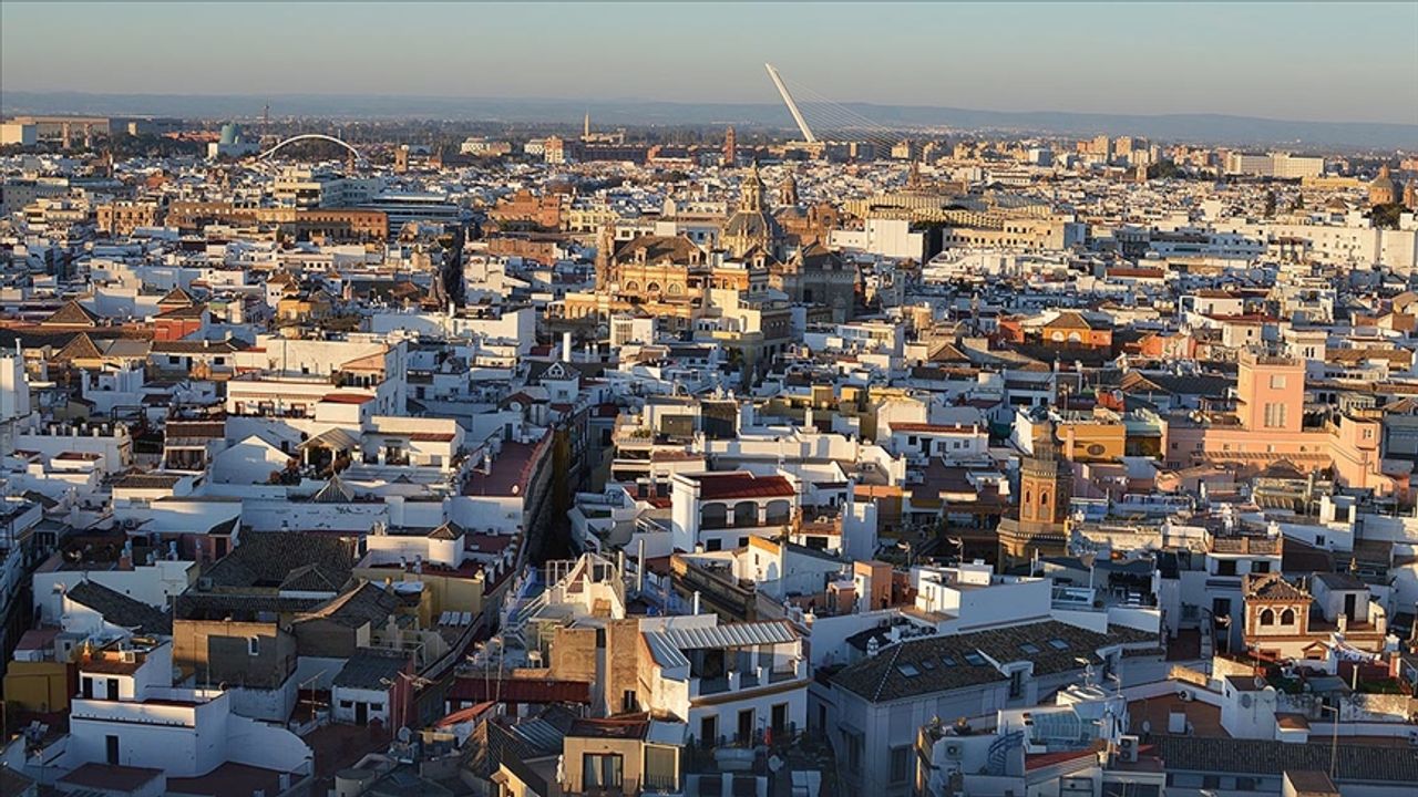 İspanya Sevilla'da temel ihtiyaçlar dışında su kullanımı yasaklandı